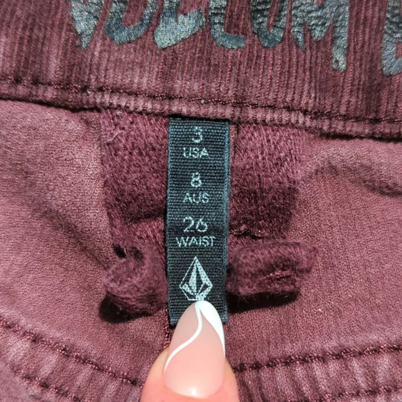 Volcom Classic Retro Mid Rise Featherwale Corduroy Yae Shorts Faded Burgundy 3 - Picture 6 of 13